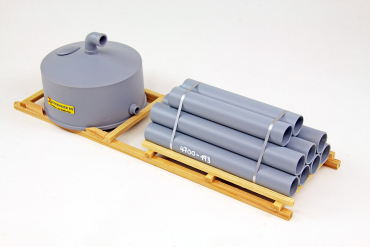 Rundtank mit Röhrenstapel