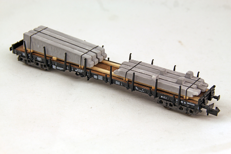 Hallenbetonteile, Träger und Stützen